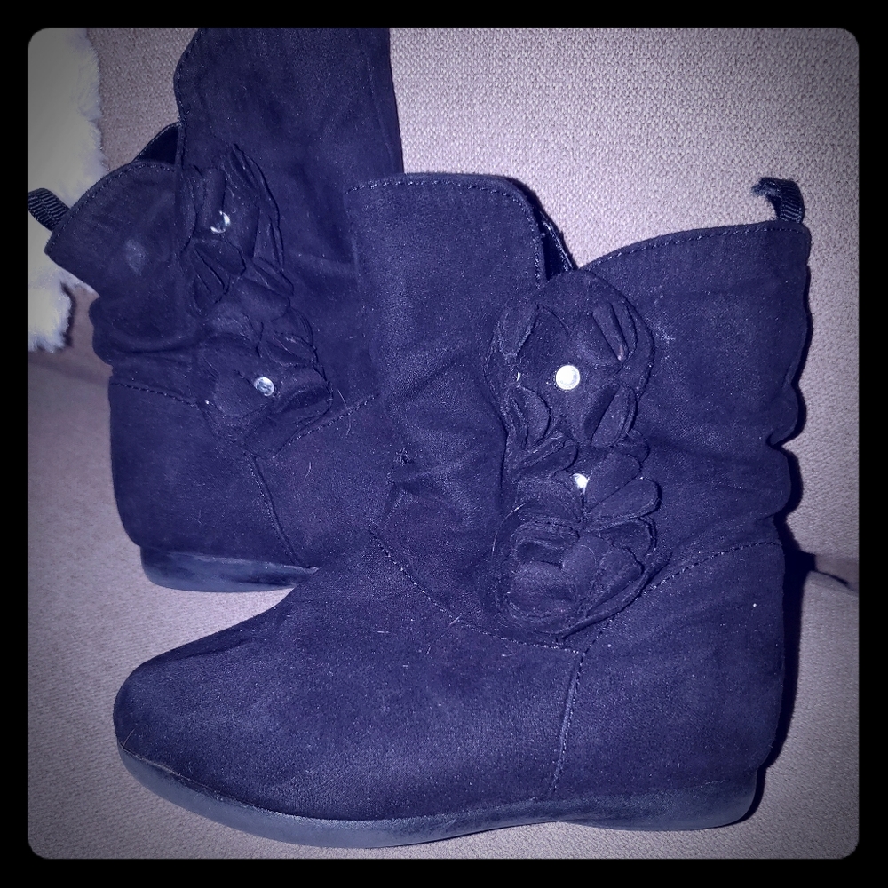 Black size 6 girls boots